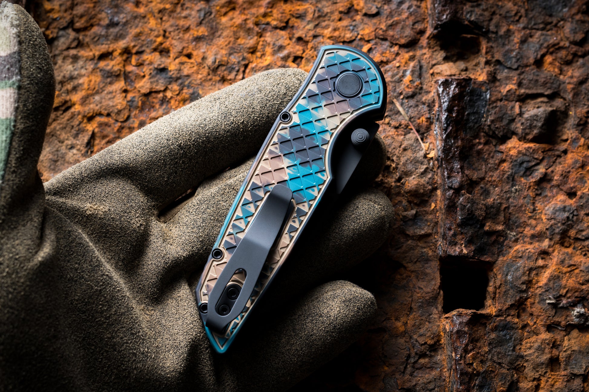 Pro-Tech-Pro-Tech INT106.SHIPWRECK TR-3 INTEGRITY Manual - Relic Textured "Shipwreck" Anodized Handle - DLC Black Magnacut Blade - Black Lip Pearl Button - Black Wide Deep Carry Clip-6-Urban Cutlery