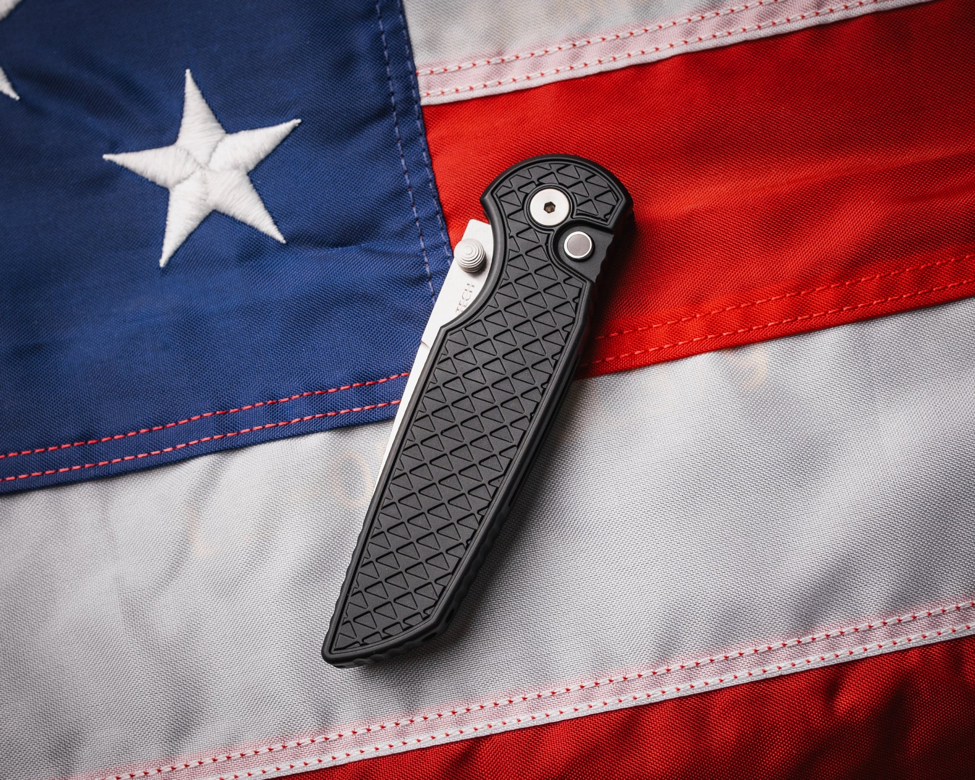 Pro-Tech-Pro-Tech INT1105.LTD TR-3 INTEGRITY Manual - Relic Textured Black Handle - Machine Satin MAGNACUT Blade - Black Lip Pearl Button - Satin Hardware-2-Urban Cutlery