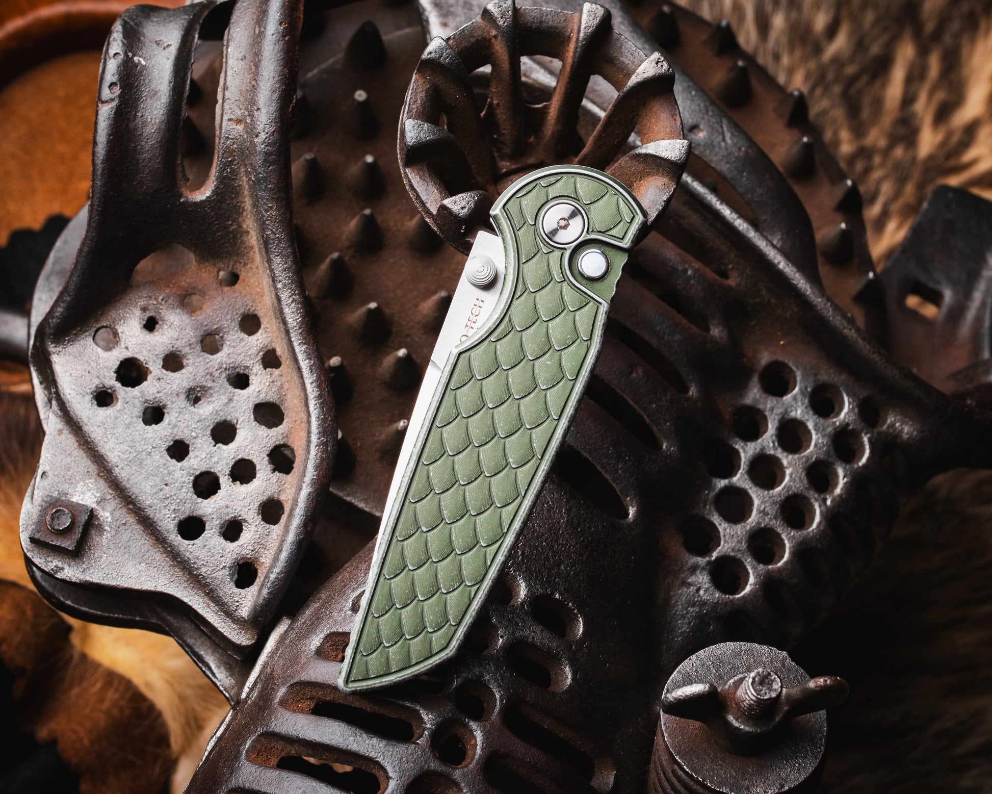 Pro-Tech-Pro-Tech INT1105.LTD.BW.REPTILE.Green TR-3 INTEGRITY Manual - Battleworn REPTILE Textured Green Handle - Machine Satin MAGNACUT Blade - Black Lip Pearl Button - Satin Hardware-2-Urban Cutlery