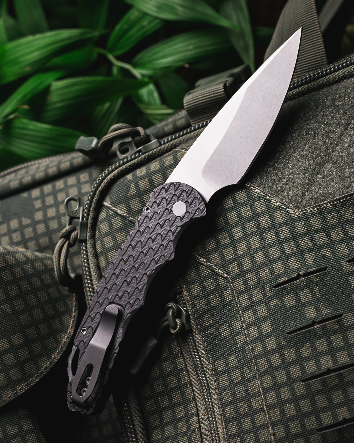 Pro-Tech-Pro-Tech T4105.F.MM TR-4 AUTO - "Feather Texture" Black Handle - Stonewash Saber Grind MAGNAMAX Blade - Secondary Slide Safety - Glass Breaker-2-Urban Cutlery
