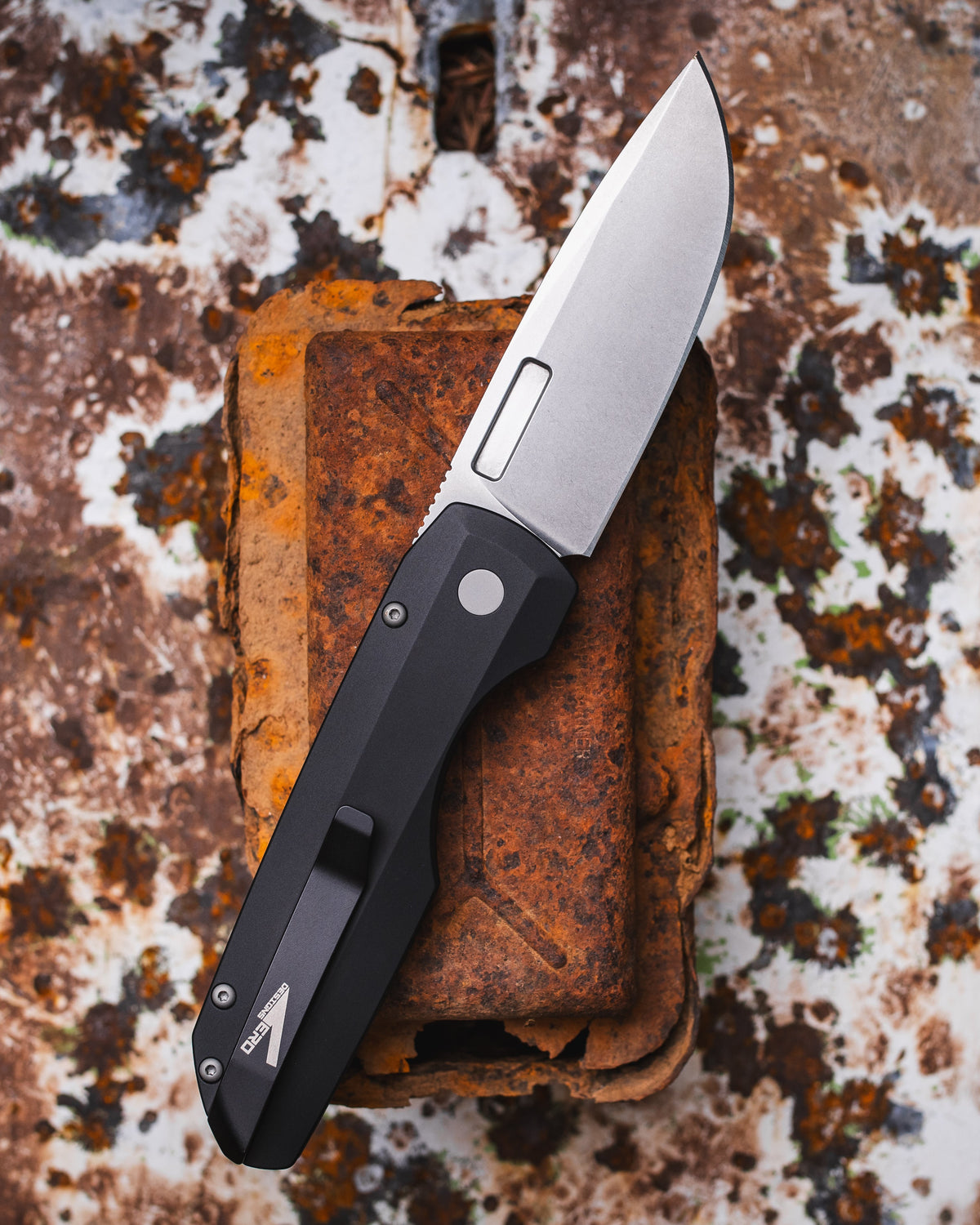 Pro-Tech-Pro-Tech VERO2101.MM Vero Synapse 2 Auto - Black Aluminum Handles - Stonewash MAGNAMAX Blade - Blasted Hardware - DLC Machined Ti Clip-3-Urban Cutlery