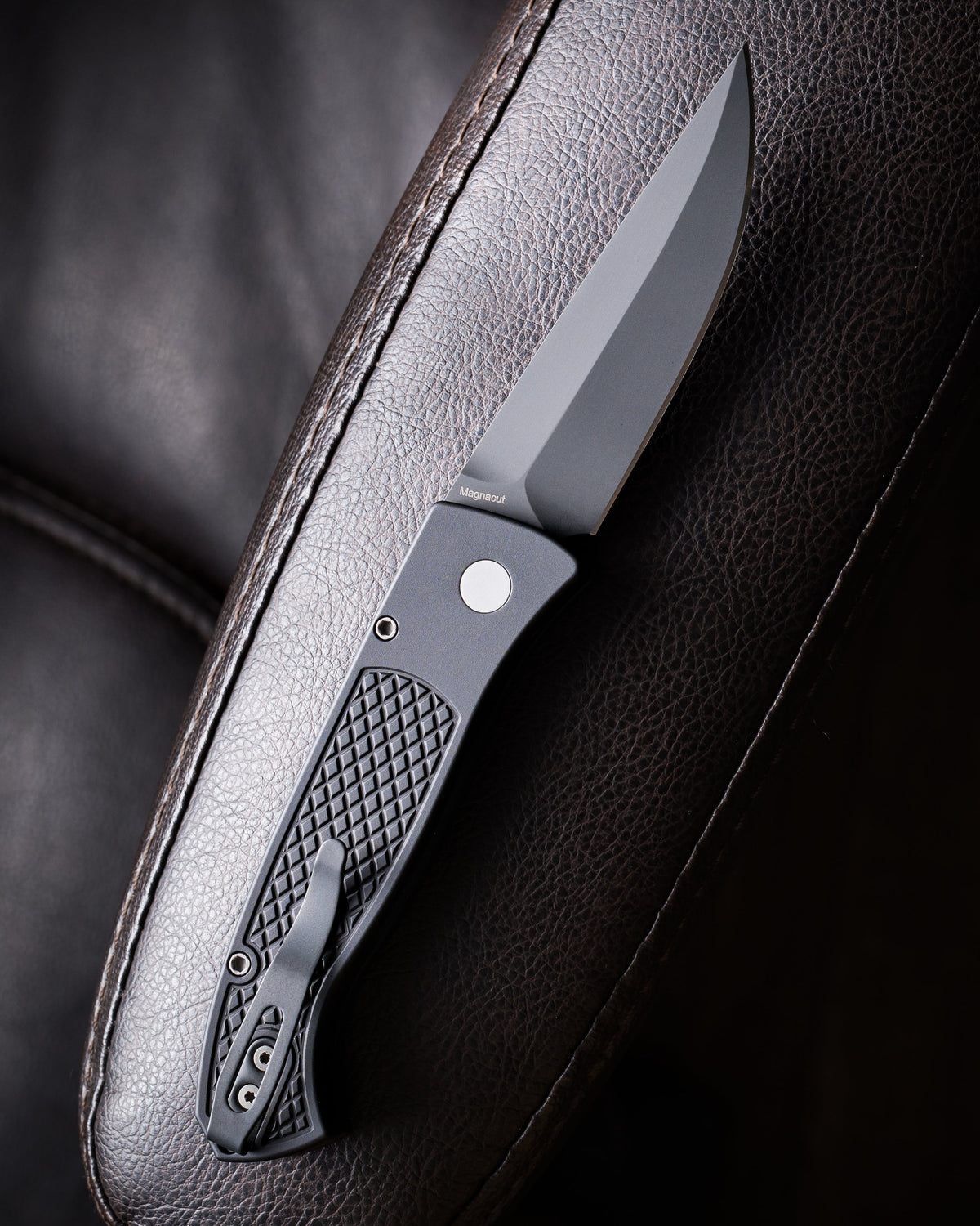 Pro-Tech-Pro-Tech WB1106 Brend Classic Auto - Diamond Textured Black Handles - DLC Black Magnacut Blade - Blasted Hardware-2-Urban Cutlery