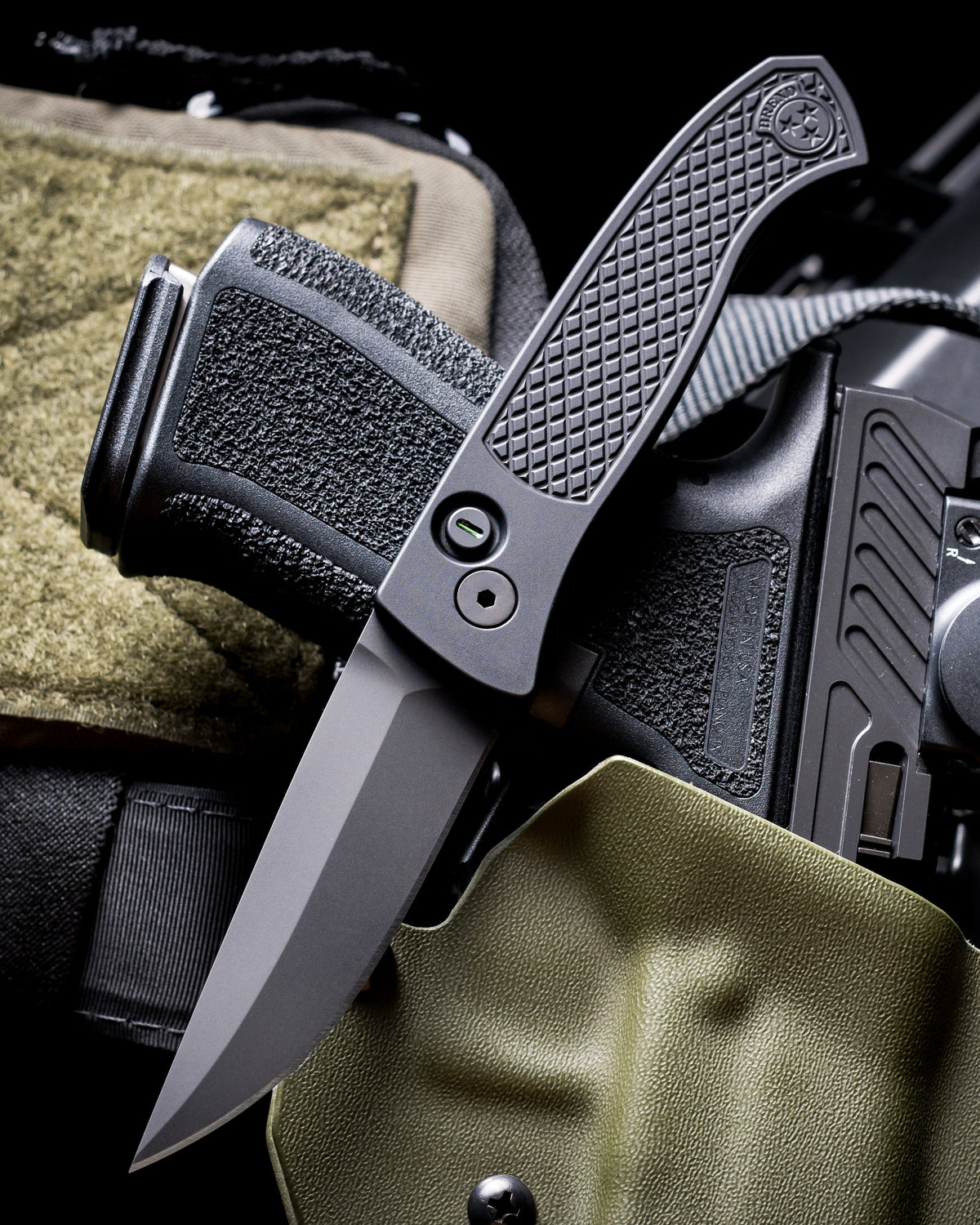 Pro-Tech-Pro-Tech WB1106.OP Blade Show West 2026 Exclusive Brend Classic OPERATOR EDITION Auto - Solid Black Handles - Sterile Black DLC Magnacut Blade - Tritium Button - Black Hardware /70-1-Urban Cutlery