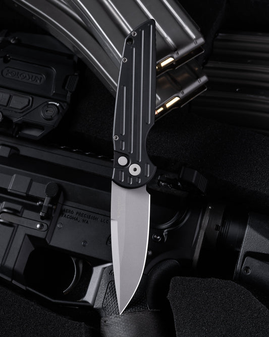 Pro-Tech TR-3 Tactical Response AUTO - Black w/ Groove Texture Handle - Bead Blasted 154cm Blade - Blasted Hardware