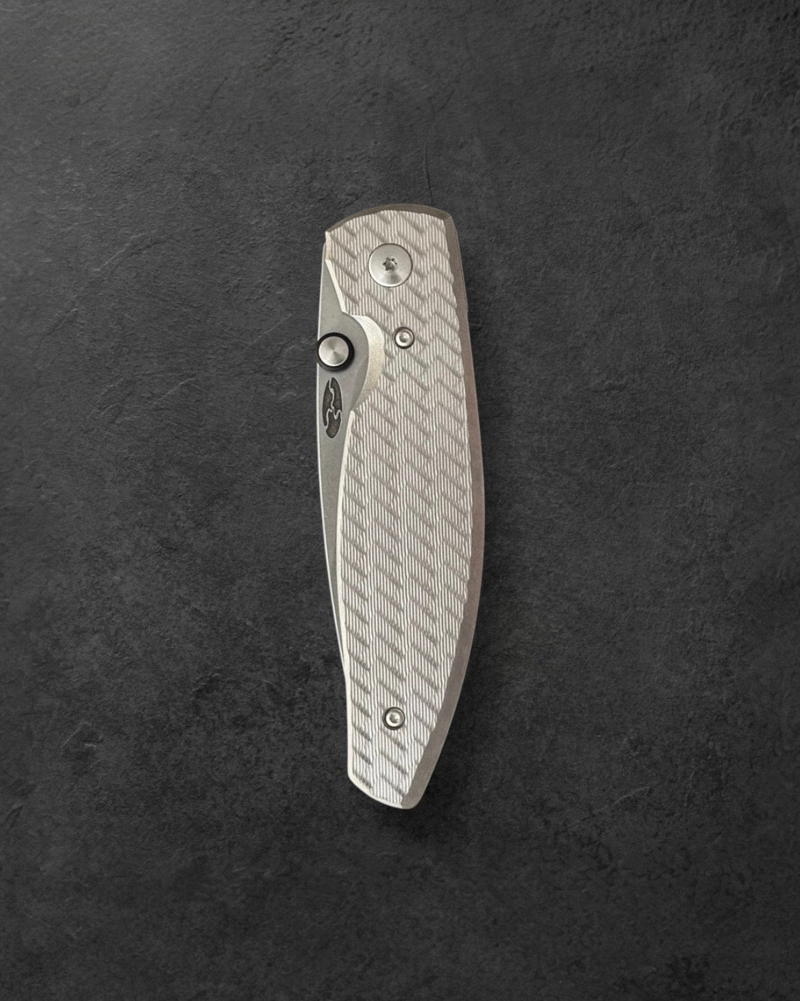 Three Rivers Mfg.-Three Rivers Mfg. (TRM) Atom - HERRINGBONE Titanium Handles - MAGNACUT Blade-3-Urban Cutlery