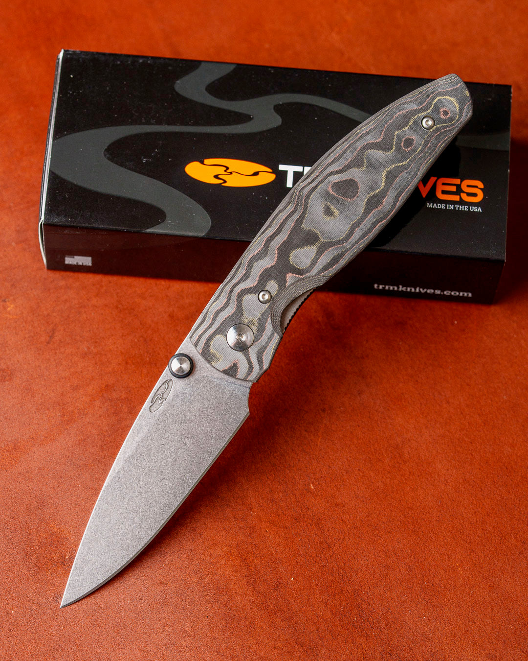 Three Rivers Mfg.-Three Rivers Mfg. (TRM) Atom - Mokume CAMO CARBON 3D Contoured SMOOTH Scales - MAGNACUT Blade-1-Urban Cutlery