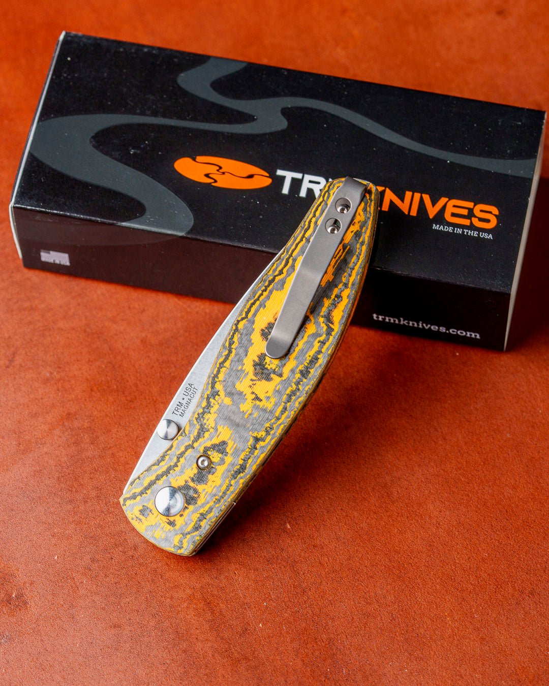 Three Rivers Mfg.-Three Rivers Mfg. (TRM) Atom - Neon Orange CAMO CARBON 3D Contoured SMOOTH Scales - MAGNACUT Blade-4-Urban Cutlery
