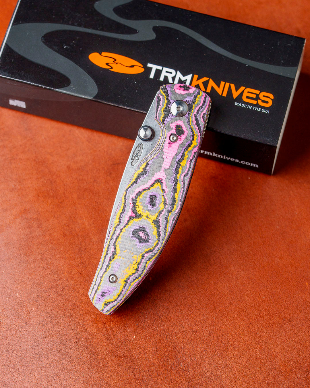 Three Rivers Mfg.-Three Rivers Mfg. (TRM) Atom - Pop CAMO CARBON 3D Contoured SMOOTH Scales - MAGNACUT Blade-3-Urban Cutlery