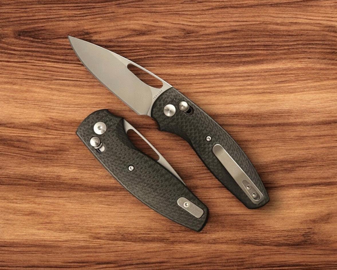 Three Rivers Mfg.-Three Rivers Mfg. (TRM) Bulldog Rev B - CARBON FIBER 3D CONTOURED SMOOTH Handles - 20CV Blade-1-Urban Cutlery