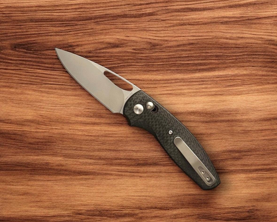 Three Rivers Mfg.-Three Rivers Mfg. (TRM) Bulldog Rev B - CARBON FIBER 3D CONTOURED SMOOTH Handles - 20CV Blade-2-Urban Cutlery