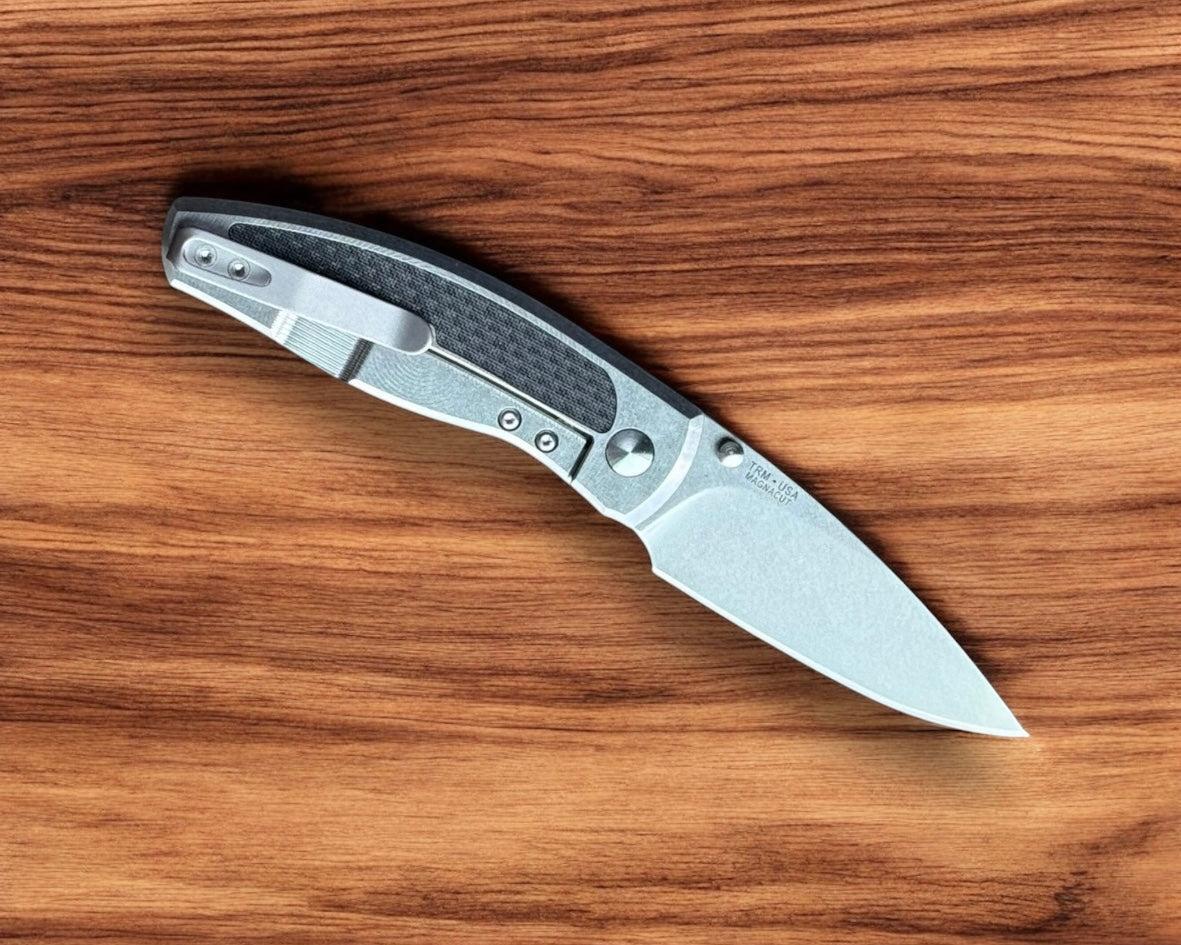 Three Rivers Mfg.-Three Rivers Mfg. (TRM) Neutron 2 FRAME LOCK - SNOW WHITE G10 3D w/ Carbon Fiber Inlay Handles - Magnacut Blade-3-Urban Cutlery