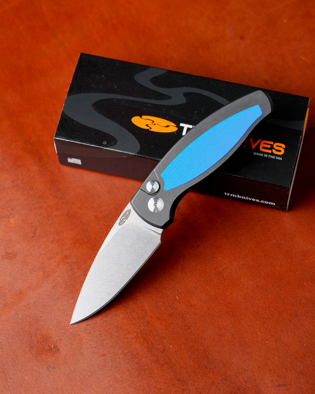 Three Rivers Mfg.-Three Rivers Mfg. (TRM) Pitbull Auto - Aluminum Handles SLEEK w/ Royal Blue G10 Inlay - MAGNACUT Blade-1-Urban Cutlery