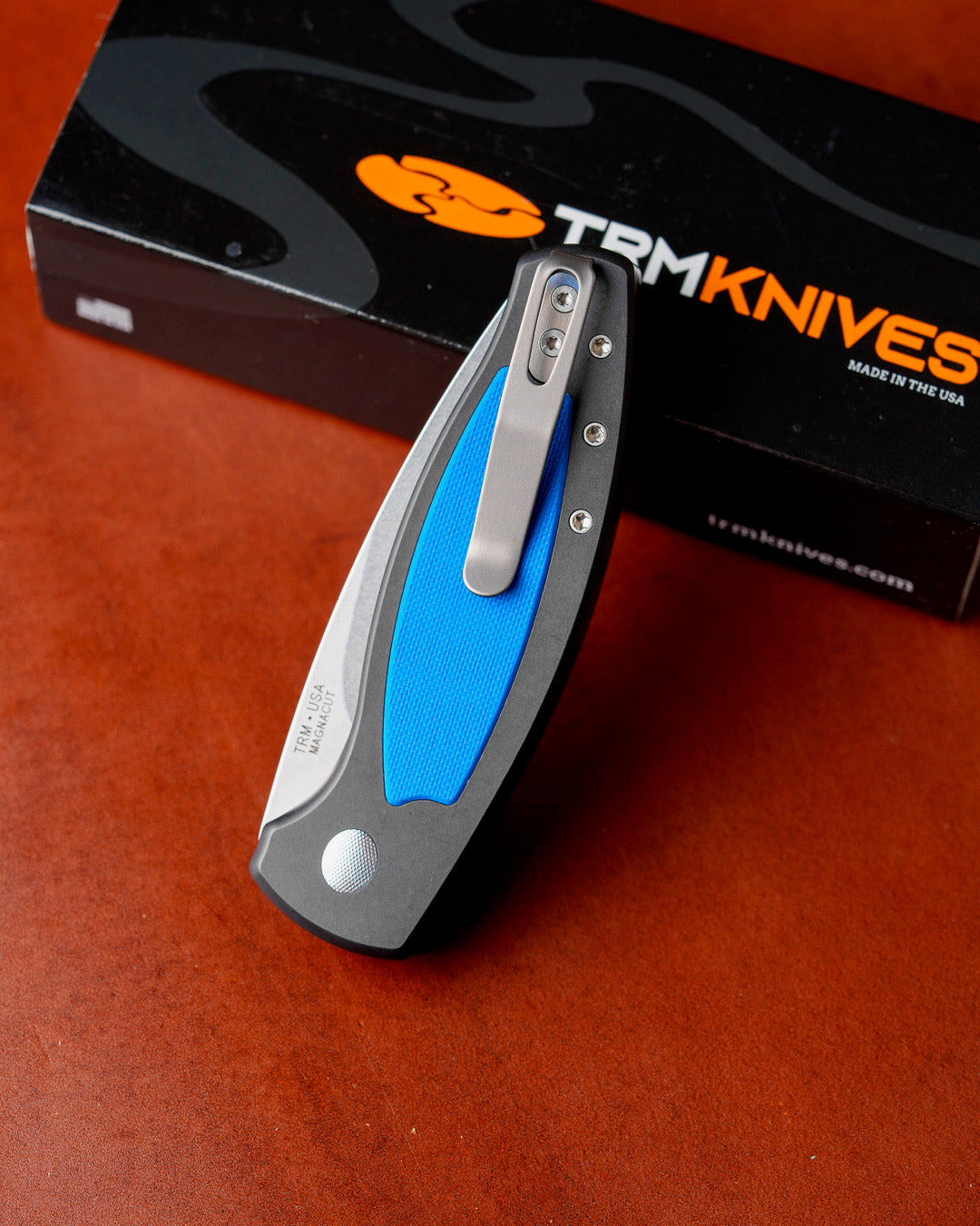 Three Rivers Mfg.-Three Rivers Mfg. (TRM) Pitbull Auto - Aluminum Handles SLEEK w/ Royal Blue G10 Inlay - MAGNACUT Blade-4-Urban Cutlery