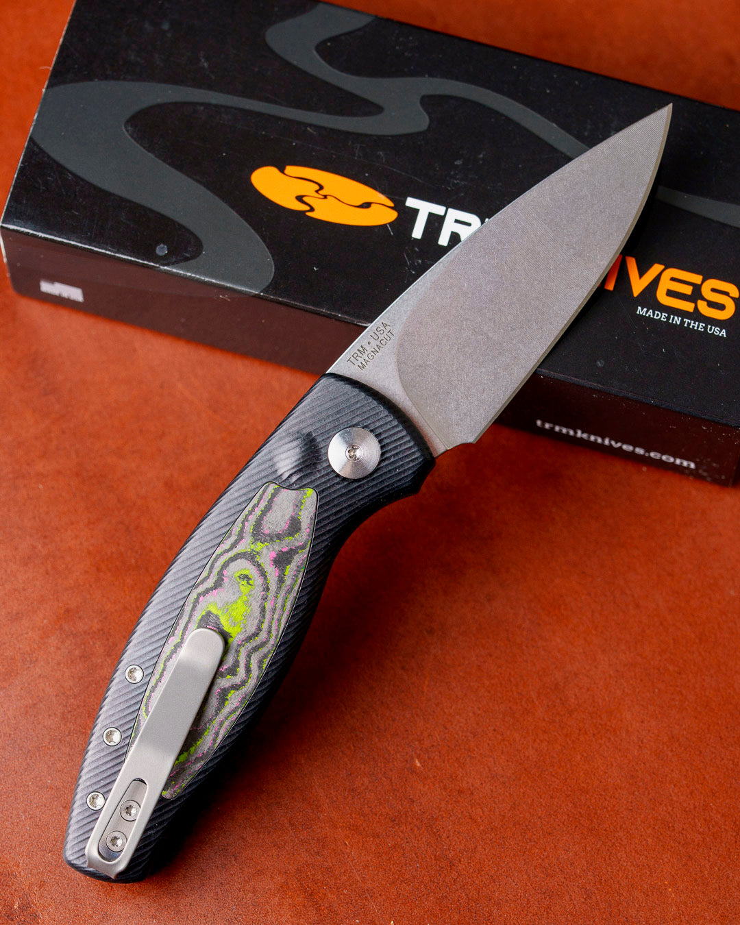 Three Rivers Mfg.-Three Rivers Mfg. (TRM) Pitbull Auto - Hard-Coated Aluminum Handle w/ Watermelon Sugar Camo Carbon Inlay - MAGNACUT Blade-2-Urban Cutlery