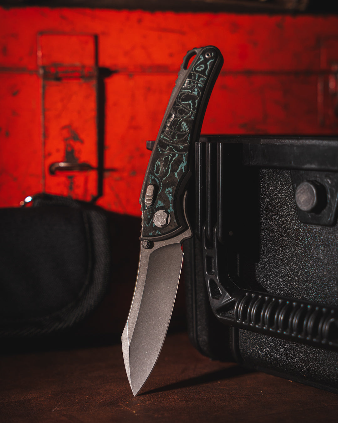 Hawk Knives Talon - Brittany Blue CamoCarbon Handle Inlay - Tumbled M390 Blade