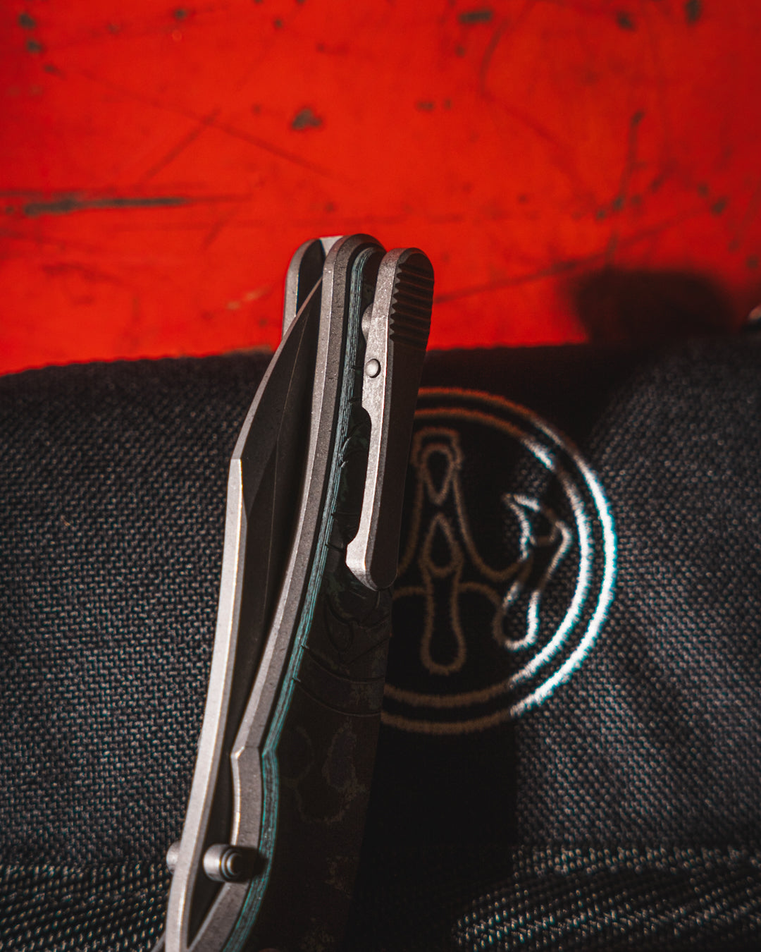 Hawk Knives Talon - Brittany Blue CamoCarbon Handle Inlay - Tumbled M390 Blade