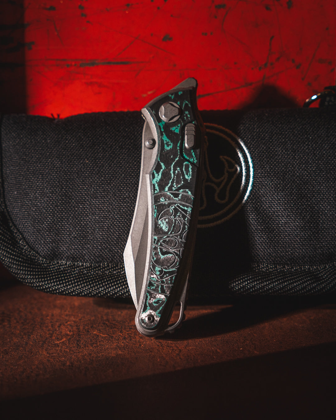 Hawk Knives Talon - Brittany Blue CamoCarbon Handle Inlay - Tumbled M390 Blade