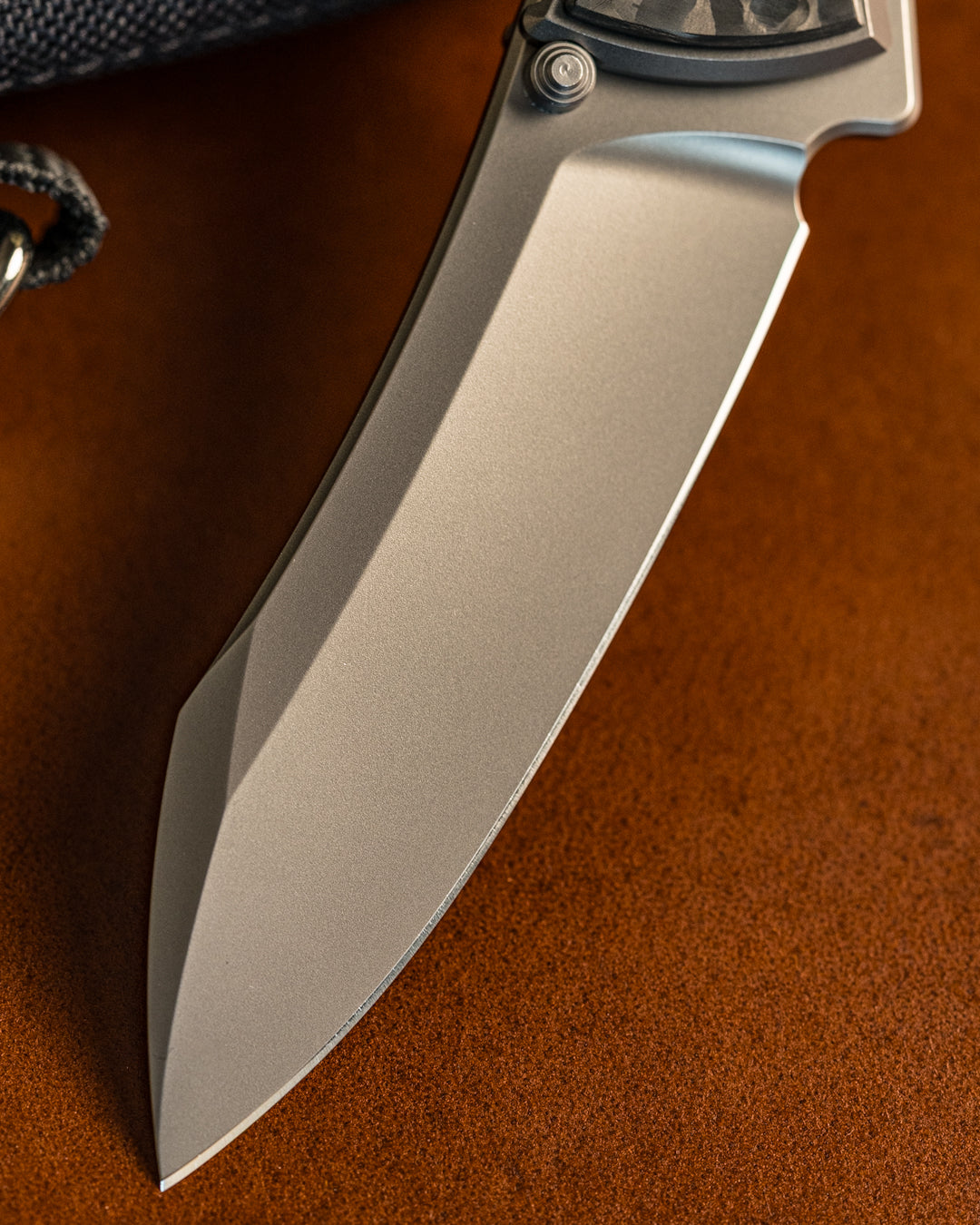 Hawk Knives Talon - Black Ops Marble Carbon Fiber Handle Inlay - Satin M390 Blade
