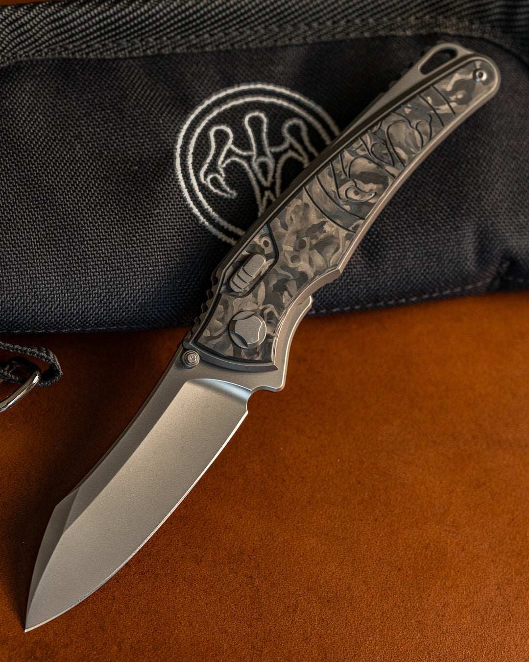 Hawk Knives Talon - Black Ops Marble Carbon Fiber Handle Inlay - Satin M390 Blade